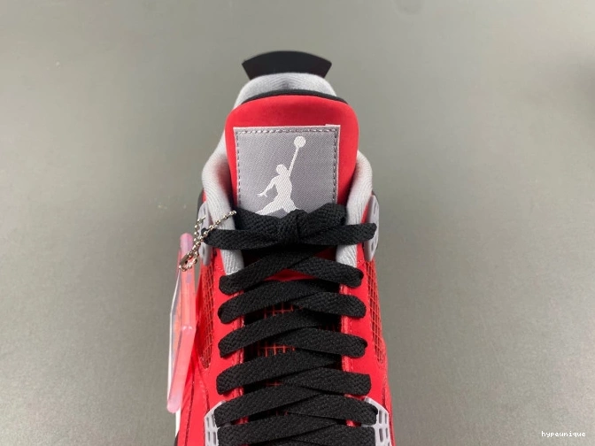 HYPE Retro Bravo Toro 308497-603 Jordan 4 0627